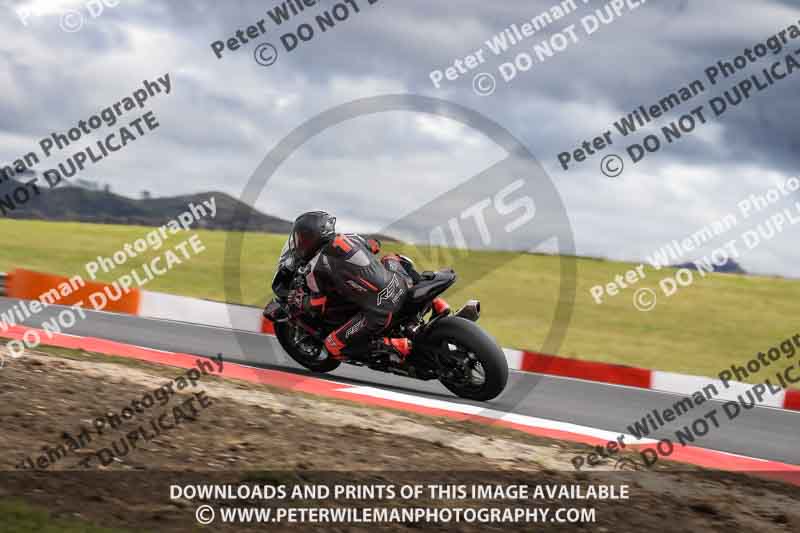 cadwell no limits trackday;cadwell park;cadwell park photographs;cadwell trackday photographs;enduro digital images;event digital images;eventdigitalimages;navarra;no limits trackdays;peter wileman photography;racing digital images;trackday digital images;trackday photos